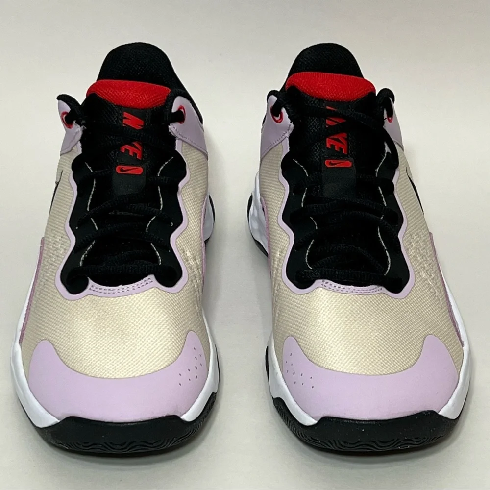 Nike fly by